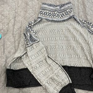 Free People Cropped Sweater Size:S